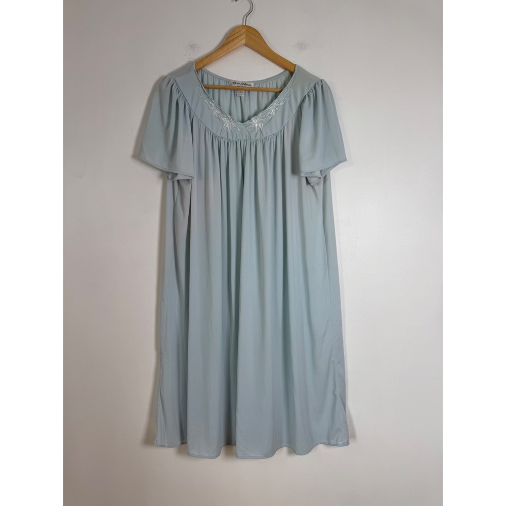 Vintage Miss Elaine Womens LG Nightgown Light Blue Embroidered Floral Sleepwear